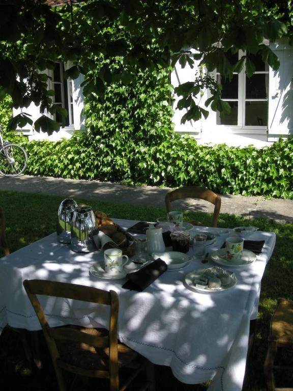 La Touche Bed and Breakfast Menetou-sur-Nahon Exterior foto